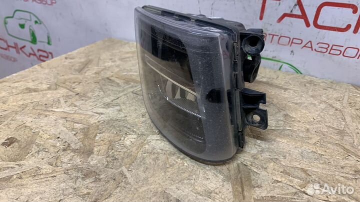 Фара противотуманная правая BMW 7 F01 (2012-2015)