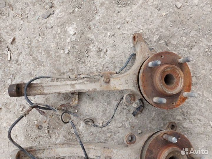 Кулак передний левый Hyundai Sonata 5