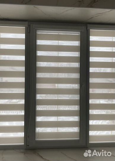 Рулонные шторы зебра в коробе V0451