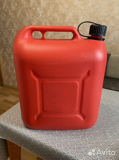 Канистра пластиковая 20 литров