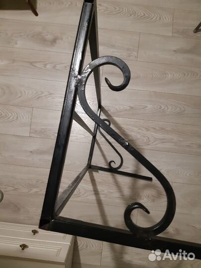 Полка навесная металлическая