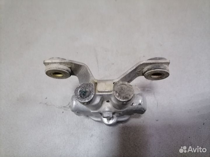 Распределитель тормозов Nissan Primera P11