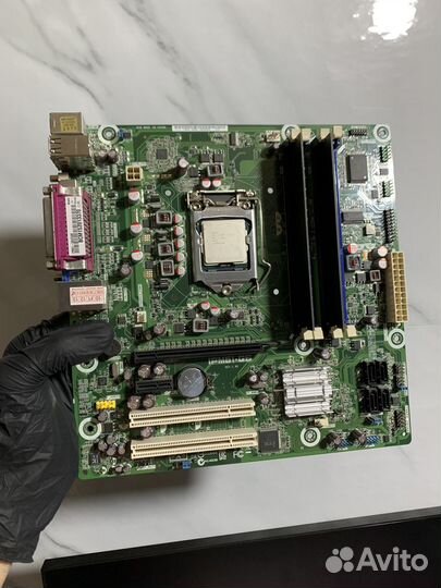 Материнская плата с процессором и памятью