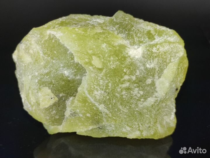 Бовенит натуральный камень