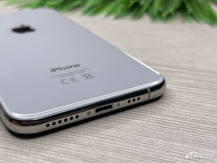 iPhone Xs, 64 ГБ