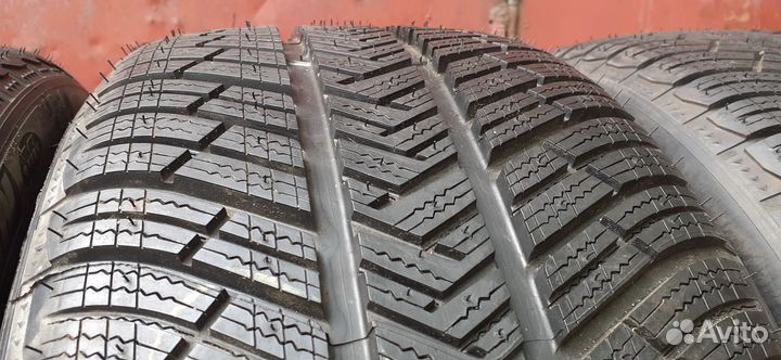 Michelin Pilot Alpin PA4 255/40 R20 и 285/35 R20