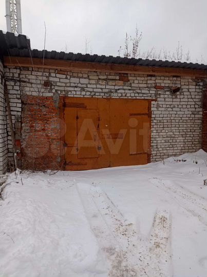 Гараж, > 30 м²