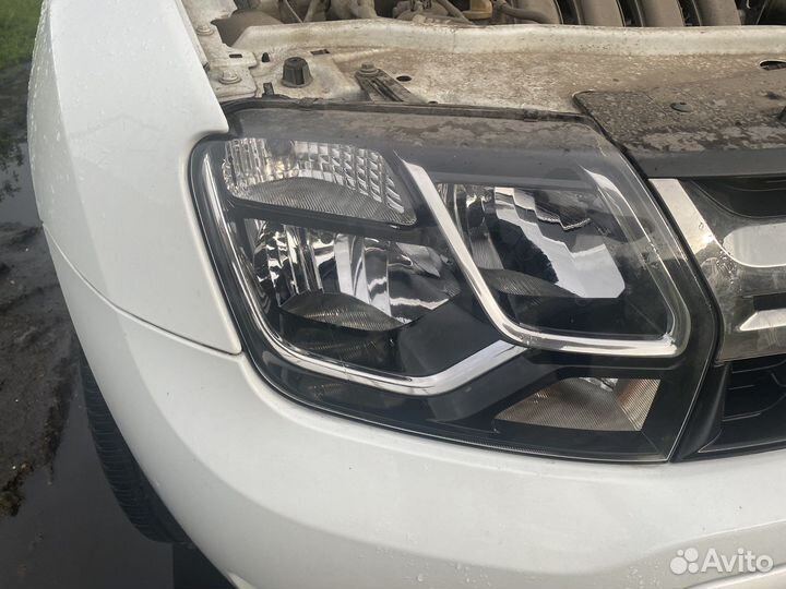 Авторазбор Renault Duster рестайл,правая фара