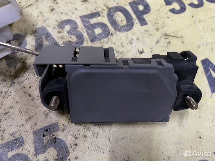 Замок двери передней правой Hyundai Sonata 5