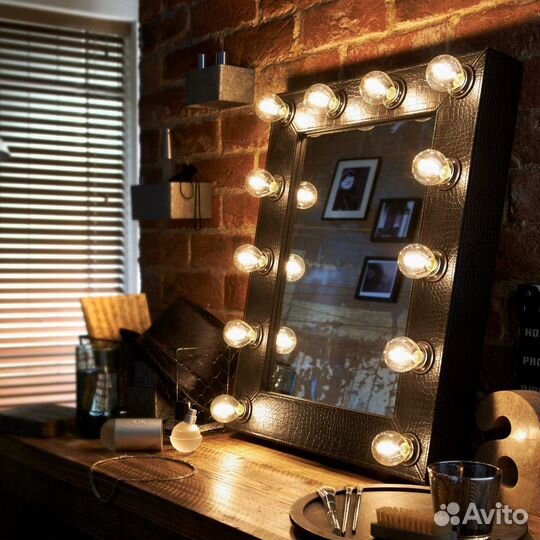 Гримерное зеркало на подставке