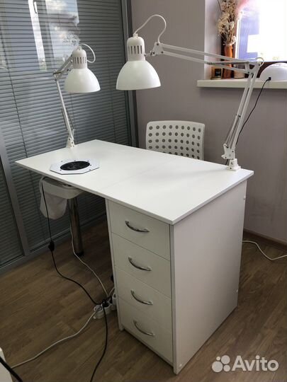 Маникюрный стол складной с вытяжкой