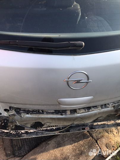 Крышка багажника на opel corsa D