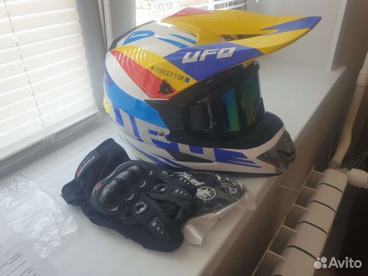 Мотошлем новый +перчатки + очки