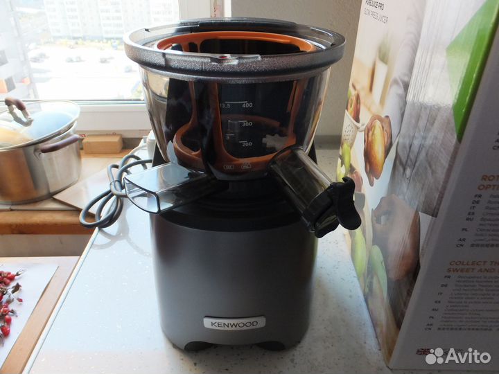 Соковыжималка шнековая Kenwood JMP800SI