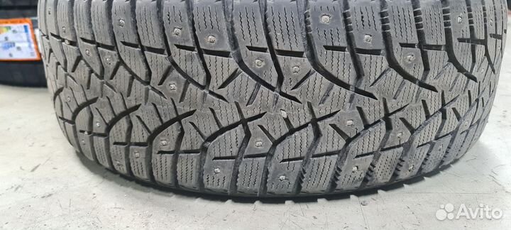Bridgestone Blizzak Spike-02 225/55 R18