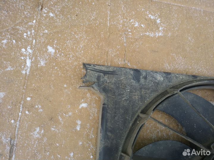 Вентилятор радиатора Renault Logan LADA Largus