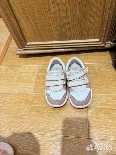 Кроссовки для девочки