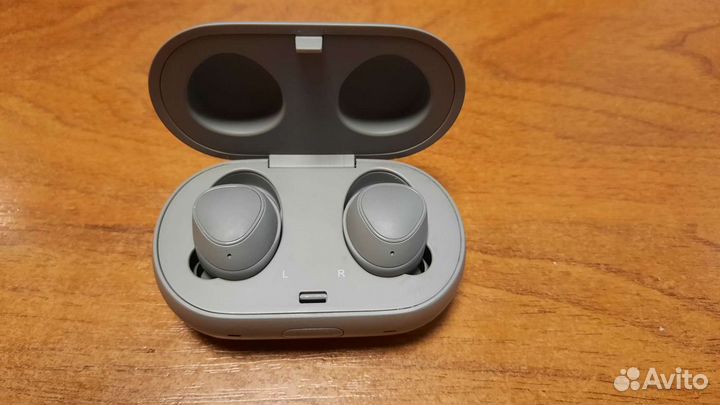 Беспроводные наушники samsung gear iconx