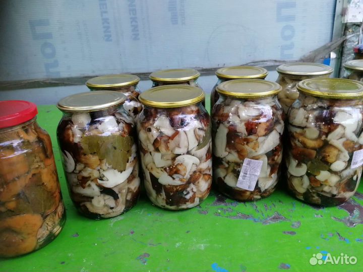 Грибы маринованные