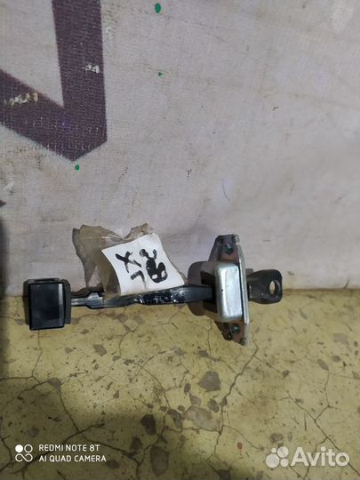 Петля двери задняя левая Mitsubishi Outlander