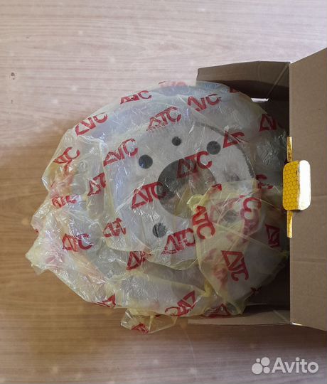 Передние тормозные диски R13 вентилируемые