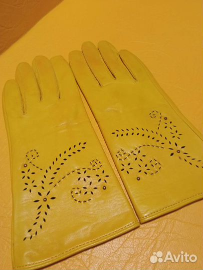 Перчатки новые кожаные женские, цвет жёлтый