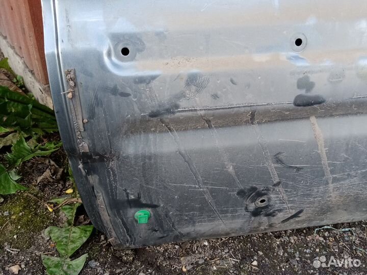 Задняя левая дверь Нива chevrolet