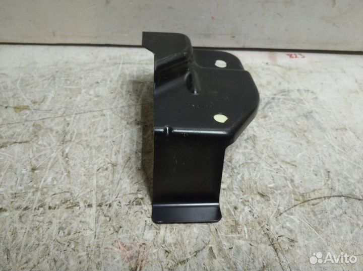 Крепление заднего крыла Dodge Journey 2009-2020