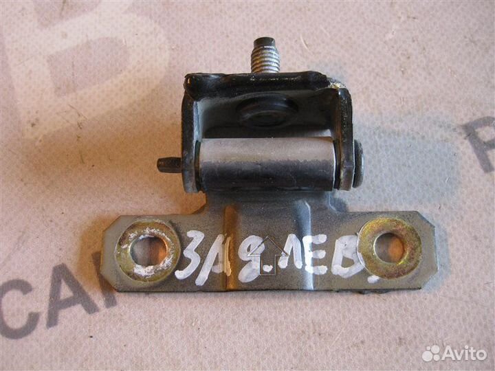 Петля крышки багажника Nissan Primera P12 хэтчбек