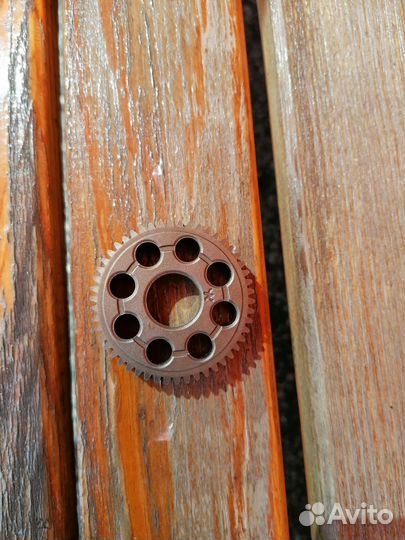 Продам шестерню привода насоса Huter