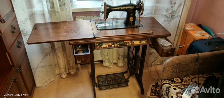 Швейная машинка зингер