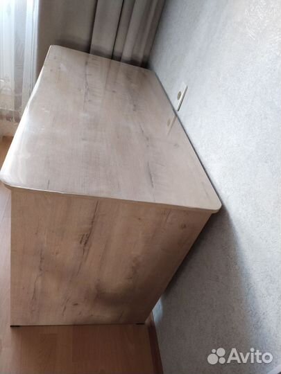 Детский письменный стол