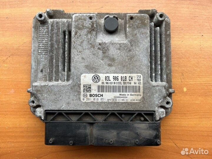 Блок управления двс Skoda Superb cfgb 2015