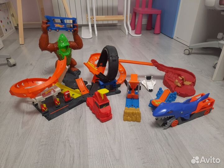 Hot wheels набор