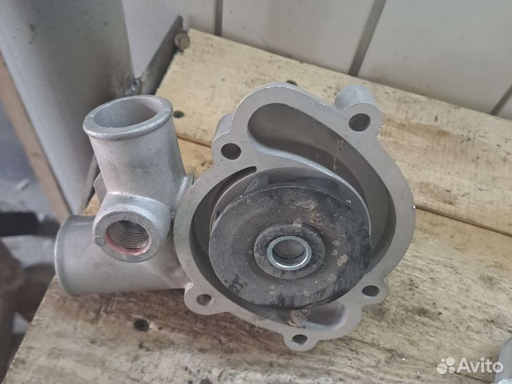 Водяная помпа на газель