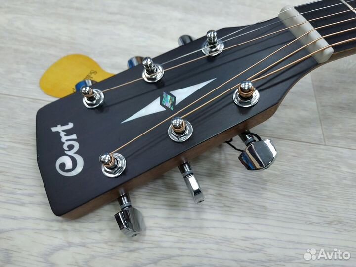 Акустическая гитара Cort Earth Bevel Cut OP