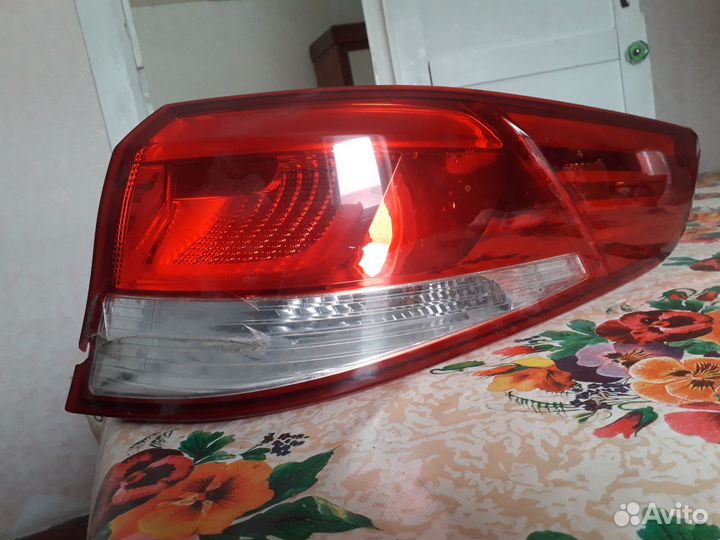Фара задняя правая kia rio 3 светодиодная лед