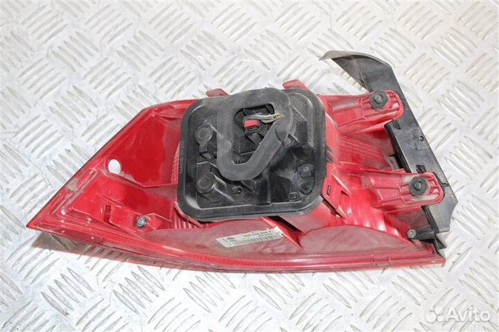 Фонарь задний правый Volkswagen Passat B7 caxa