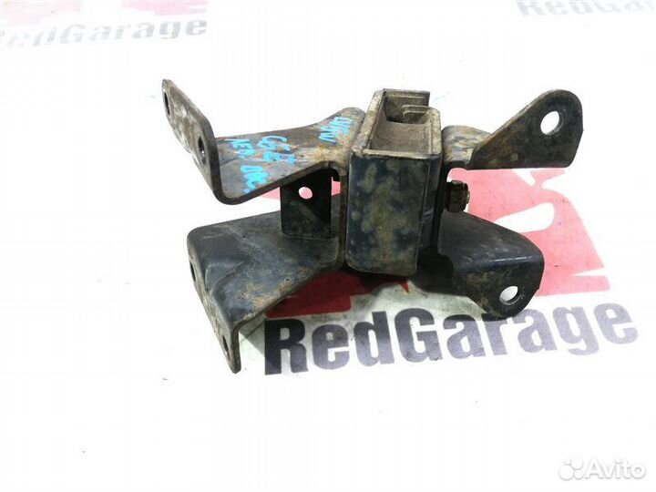 Кронштейн опоры двигателя левый Mazda Mpv LV5W