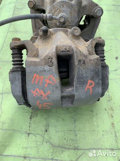 Суппорт тормозной передний Infiniti Fx S50