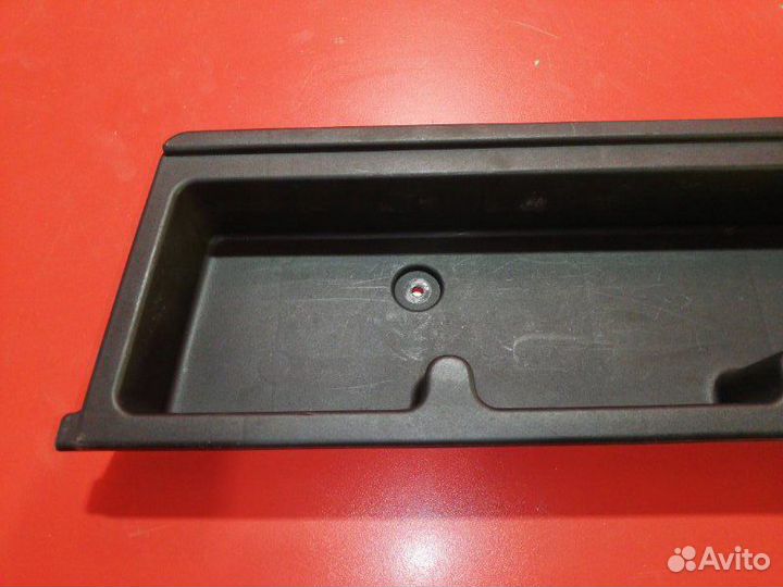 Ящик в багажник задний левый Toyota Corolla