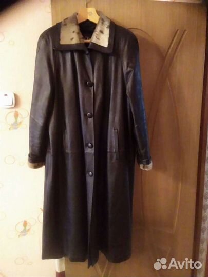 Продам кожаное пальто