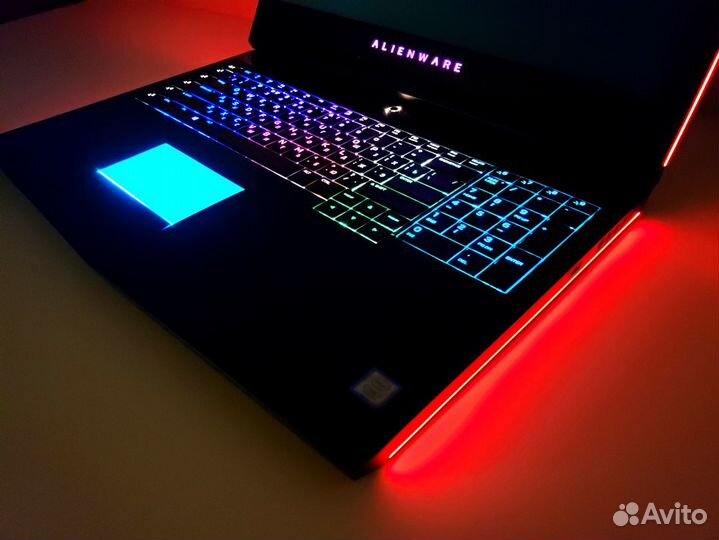 Alienware - 17.3 4K UHD + i7 7820HK + GTX1080
