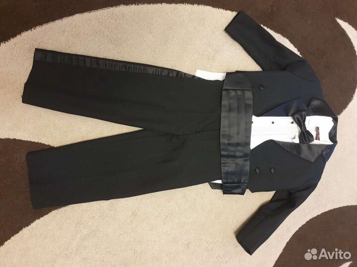 Настоящий смокинг для маленького модника