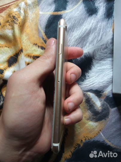 Телефон iPhone 6s