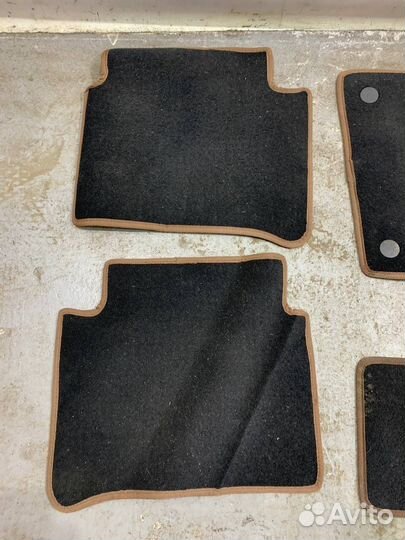 Напольные коврики салона Mercedes W211