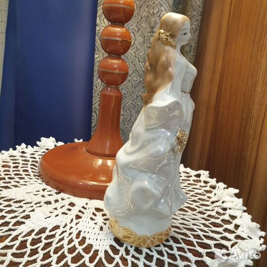Фарфоровая статуэтка из Чехословакии