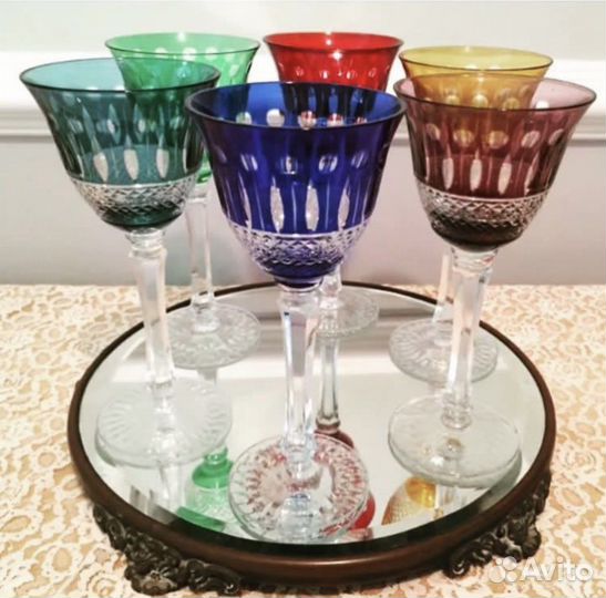Хрустальные цветные бокалы старинные