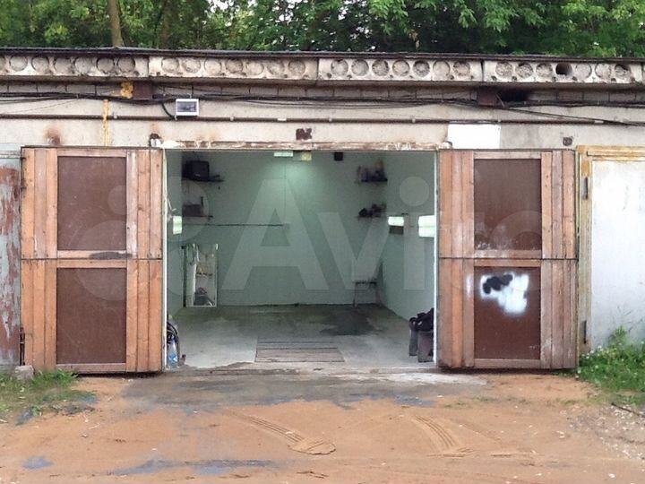 Гараж, > 30 м²