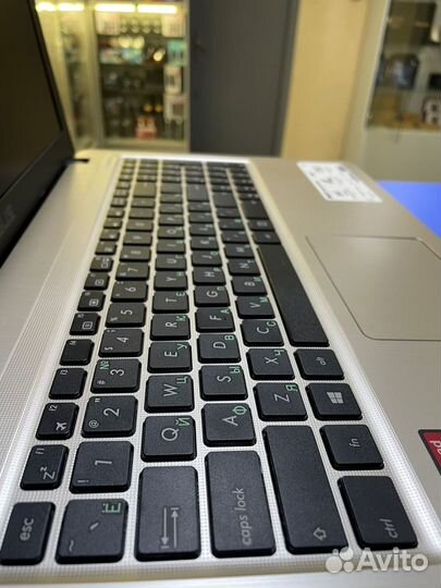 Ноутбук Asus R540Y